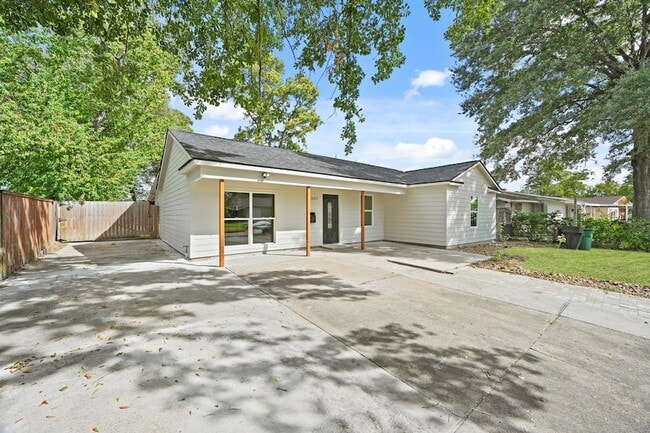 Photo - 10211 Glenmawr Dr House