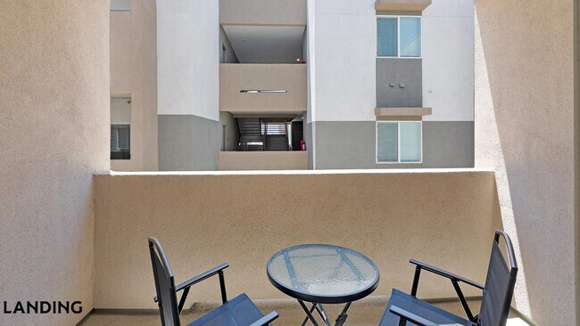 Foto del edificio - 2555 N Rancho Dr