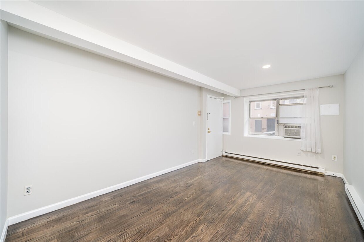 130 Bloomfield St Unit 3, Hoboken, NJ 07030 Condo for Rent in Hoboken, NJ