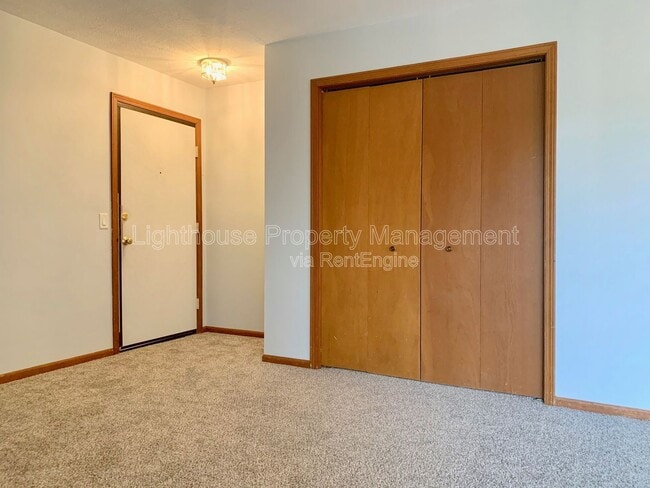 Building Photo - 6691 Boca Vista Dr NE