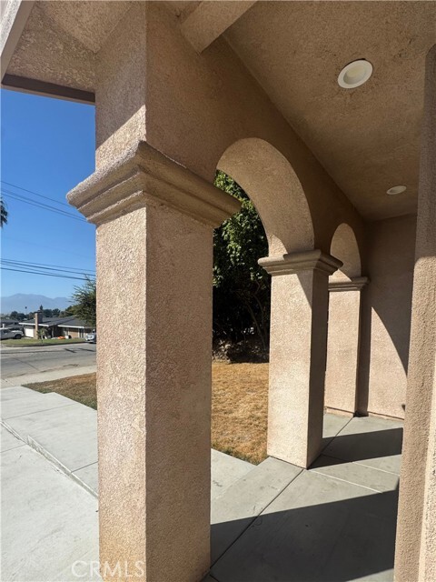 Building Photo - 1410 E Yucca Dr