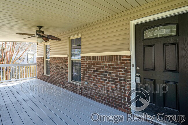 Building Photo - 12 Oakdale Dr