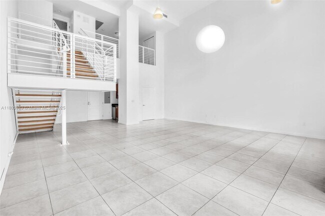 Building Photo - 410 Evernia St