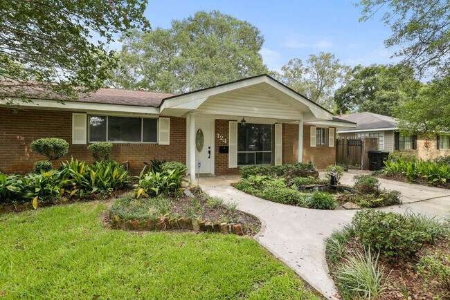 Building Photo - 124 Florence Dr