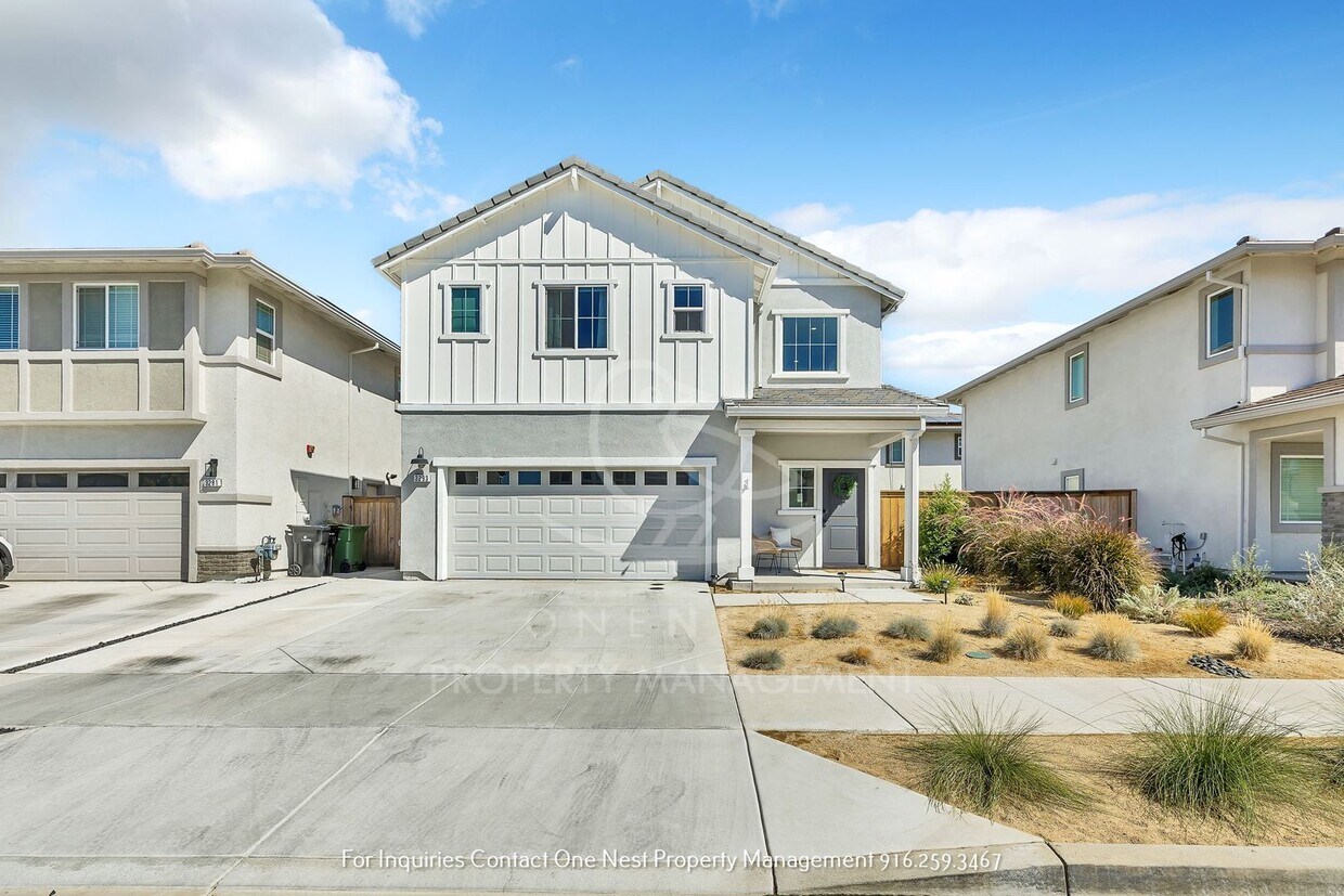 Primary Photo - Brand new 3 bedroom 2.5 bathroom in West L...