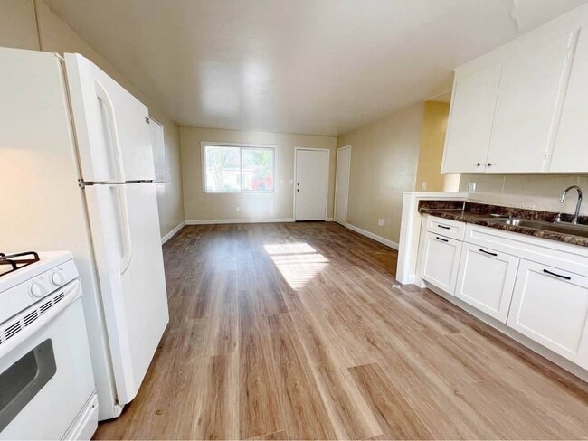 Building Photo - 4160 Oro Ln