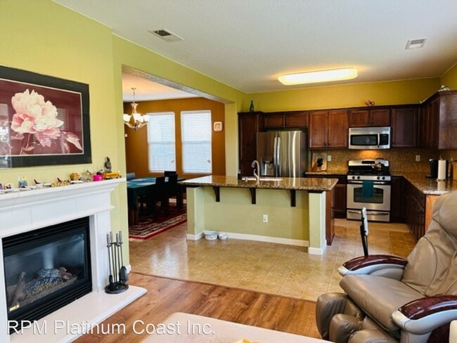 Building Photo - 3 br, 2.5 bath House - 7454 E. Fedora Ave.
