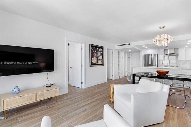 Foto del edificio - 5701 Collins Ave