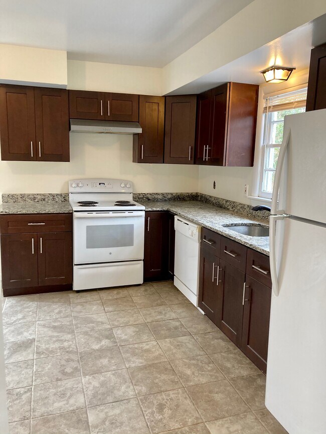 Building Photo - 9223 St Andrews Pl