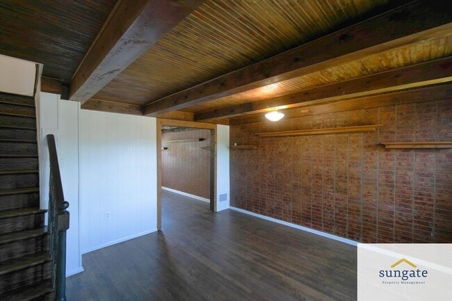 Building Photo - 217 W Edgevale Rd