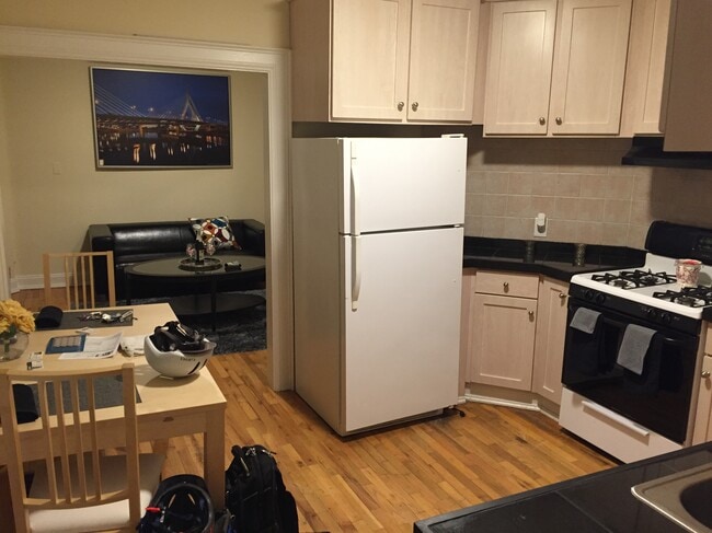 Kitchen - 119 Pine St