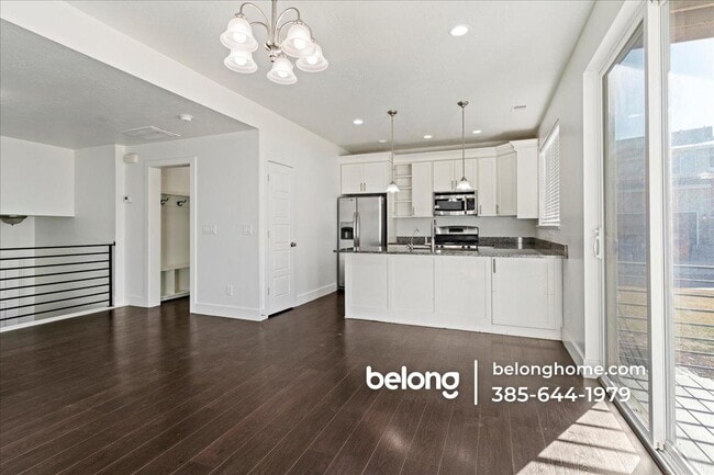 Building Photo - 2333 S Long Dr