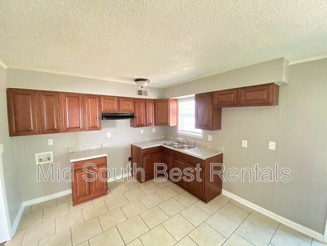 Foto del edificio - 5126 Breckenwood Dr