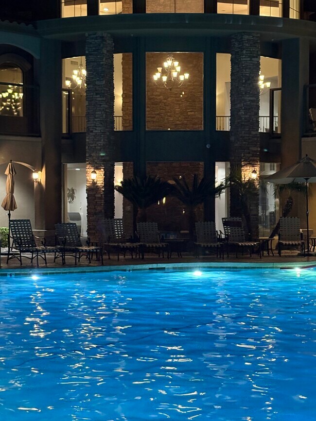 Foto del edificio - 5450 E Deer Valley Dr