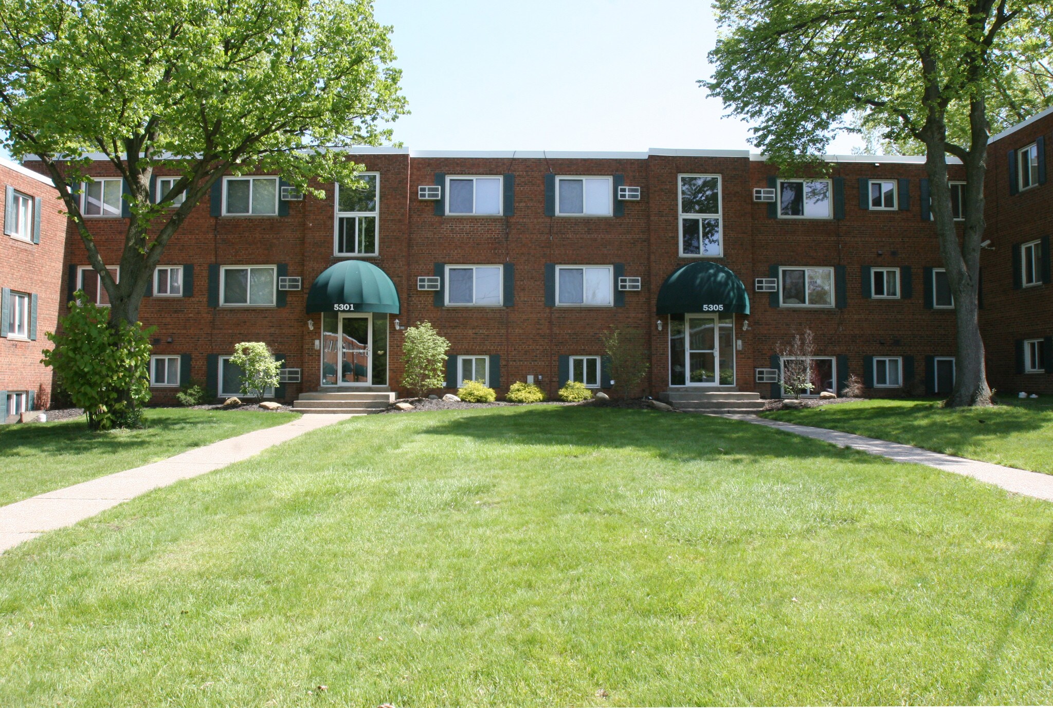 Westview North Apartments – photo 2
