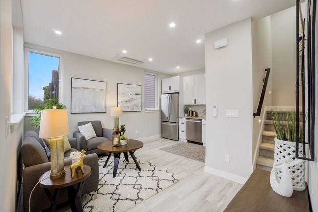 Foto del edificio - Immaculate NEW CONSTRUCTION Seattle Townhome w/ a Rooftop Deck and Parking Space!