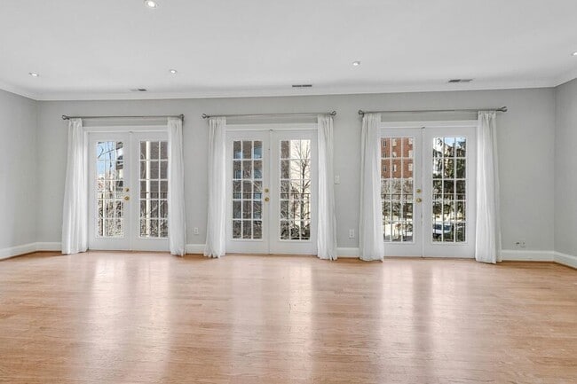 Photo - 4305 Massachusetts Ave NW House