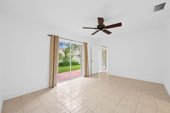 Building Photo - 9953 NW 9th Ct
