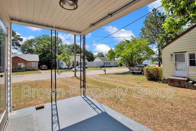 Foto del edificio - 113 Willborough Ave