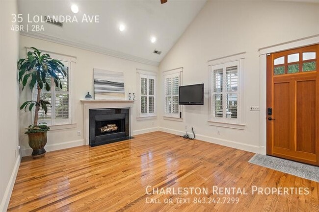 Foto del edificio - 35 Lolandra Ave