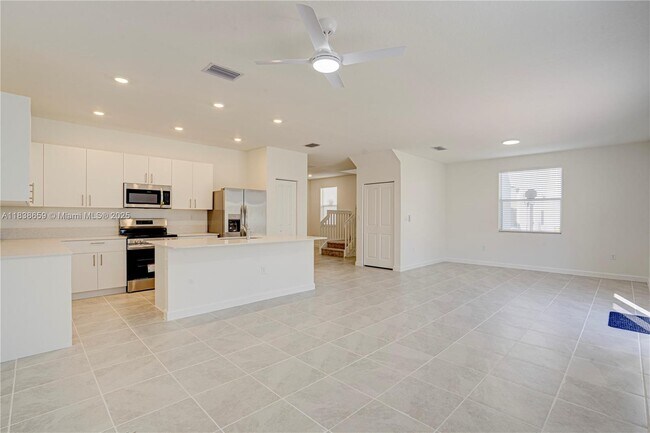 Foto del edificio - 2642 SE 24th St