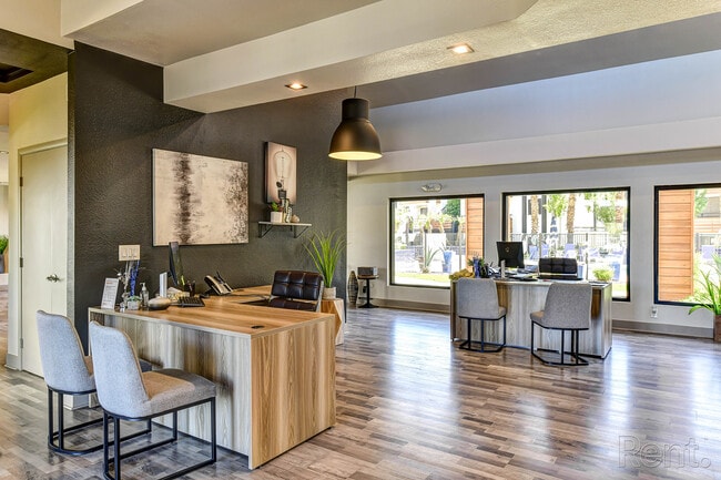 Leasing Office - Station 21