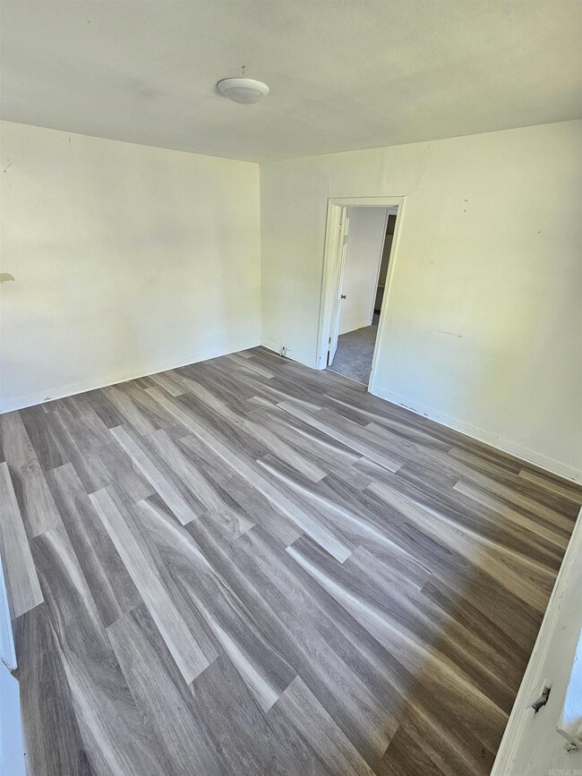 Building Photo - 2804 Lincoln Ave