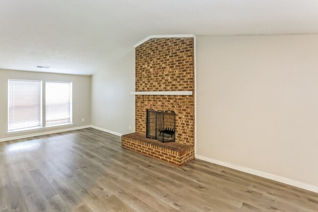 Foto del edificio - 6636 Piney Path Rd
