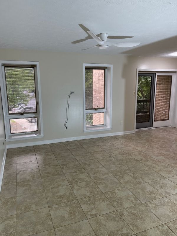 Foto del edificio - 44755 Woodlake Ct