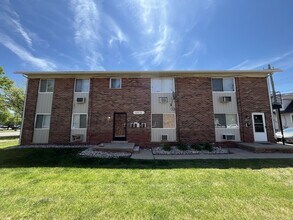Building Photo - 4441 Oakwood