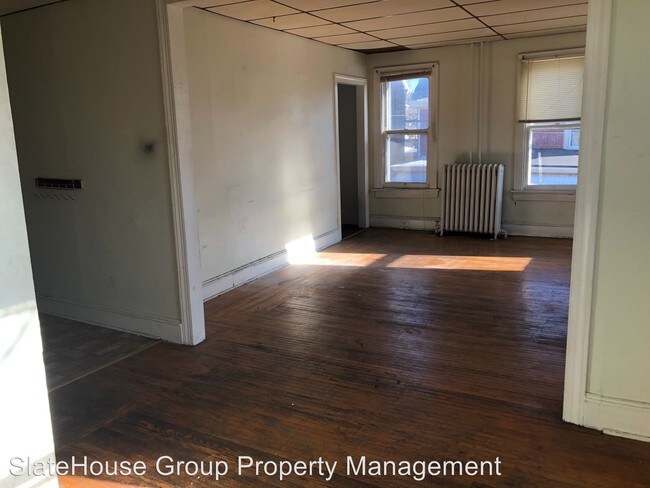 Building Photo - 301 N York St