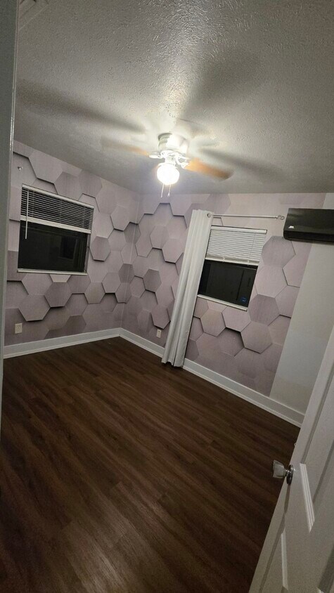 Primary Photo - 111 Andros St