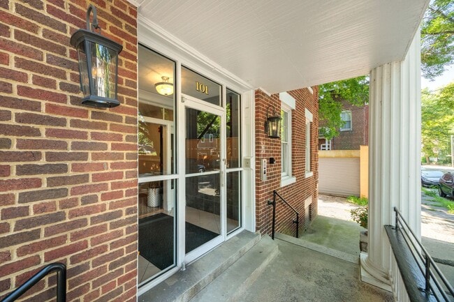 Building Photo - 101 N Stafford Ave
