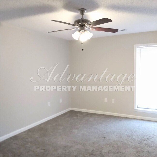 Building Photo - Newly Rehabbed 3 BR Home -Ridgeway Estates...