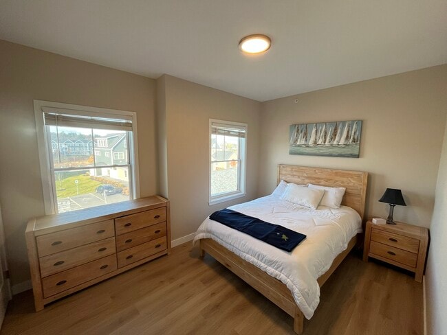 Building Photo - 28 Pacer Way