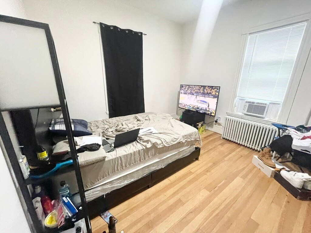 Primary Photo - 158 Boston St