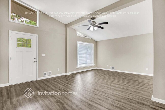 Foto del edificio - 6451 Courtney Dr