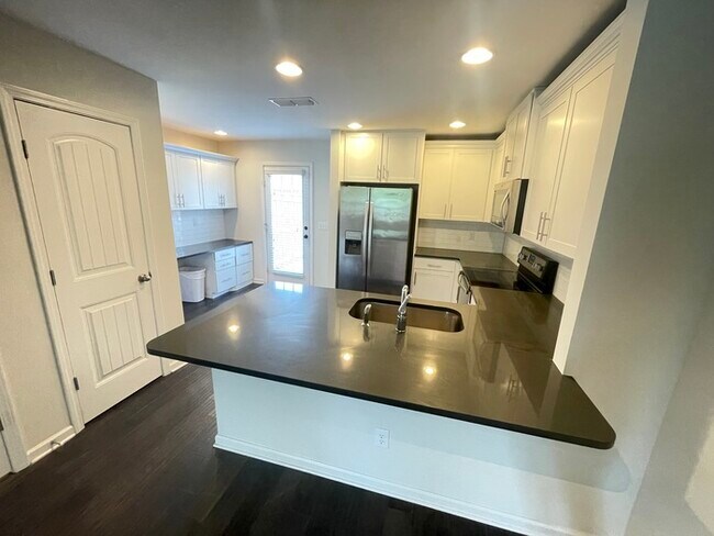 Foto del edificio - Villages of Riverwood townhome with 2 bedr...