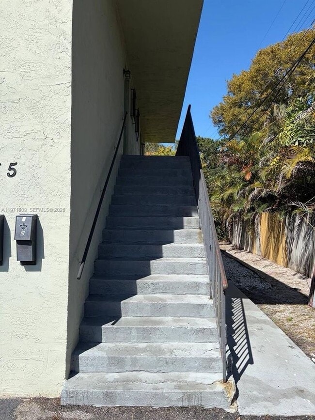 Building Photo - 35 NE 13th St