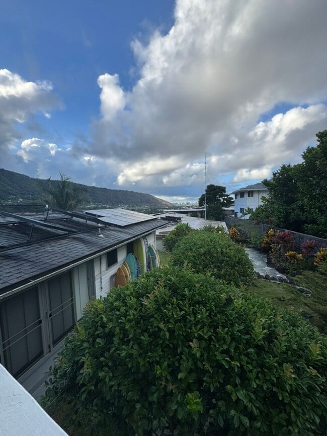 Foto del edificio - Bright & Spacious 3-Bedroom Home in Peacef...