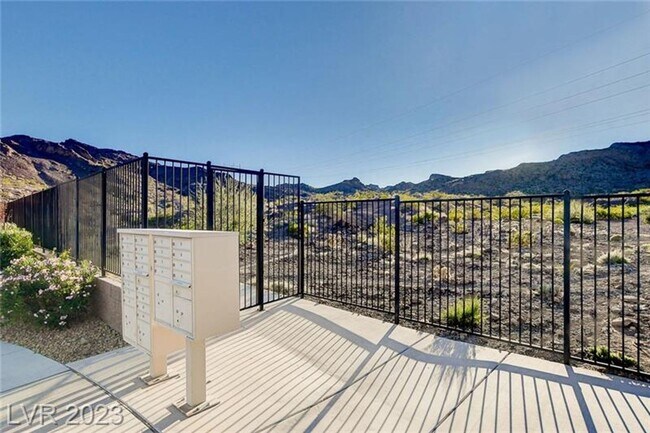Building Photo - Gorgeous Henderson Home