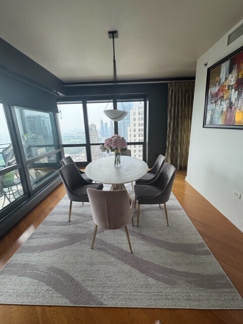 Foto del edificio - 130 N Garland Ct