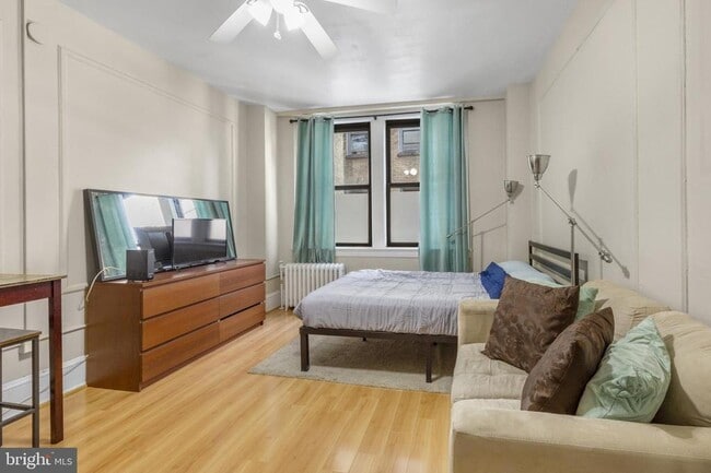 Building Photo - 1324 Locust St