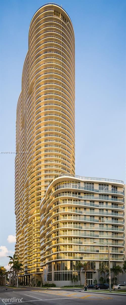 Building Photo - 2 br, 2.5 bath House - 488 NE 18th St Unit...