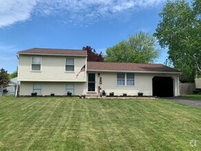 Building Photo - 4746 Stonehurst Rd