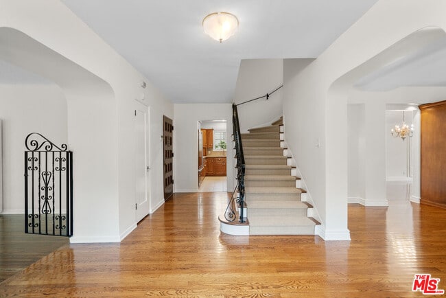 Foto del edificio - 1434 Warner Ave