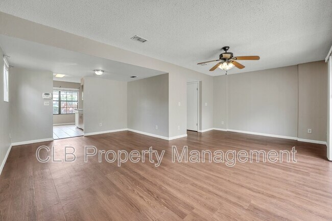 Building Photo - 36 Arbor Lake Park