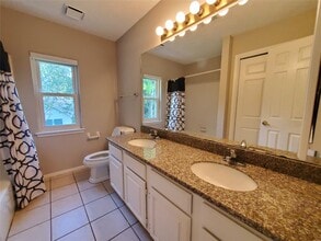 Building Photo - 3323 Green Fields Dr