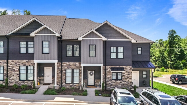 Building Photo - 19 Cuddington Ln