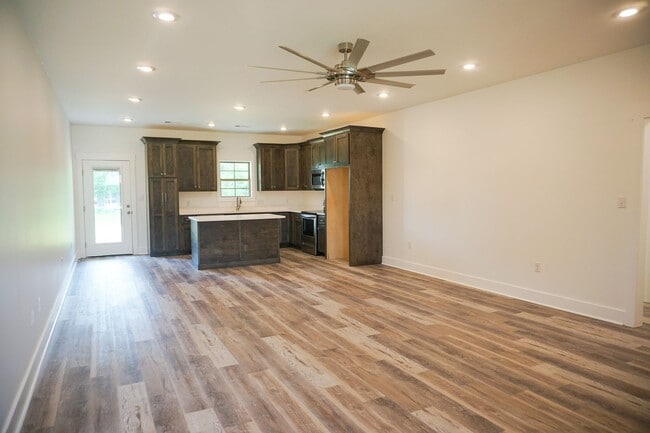 Foto del edificio - BRAND NEW 4 Bedroom, 2 Bath Home in Nettleton School District!